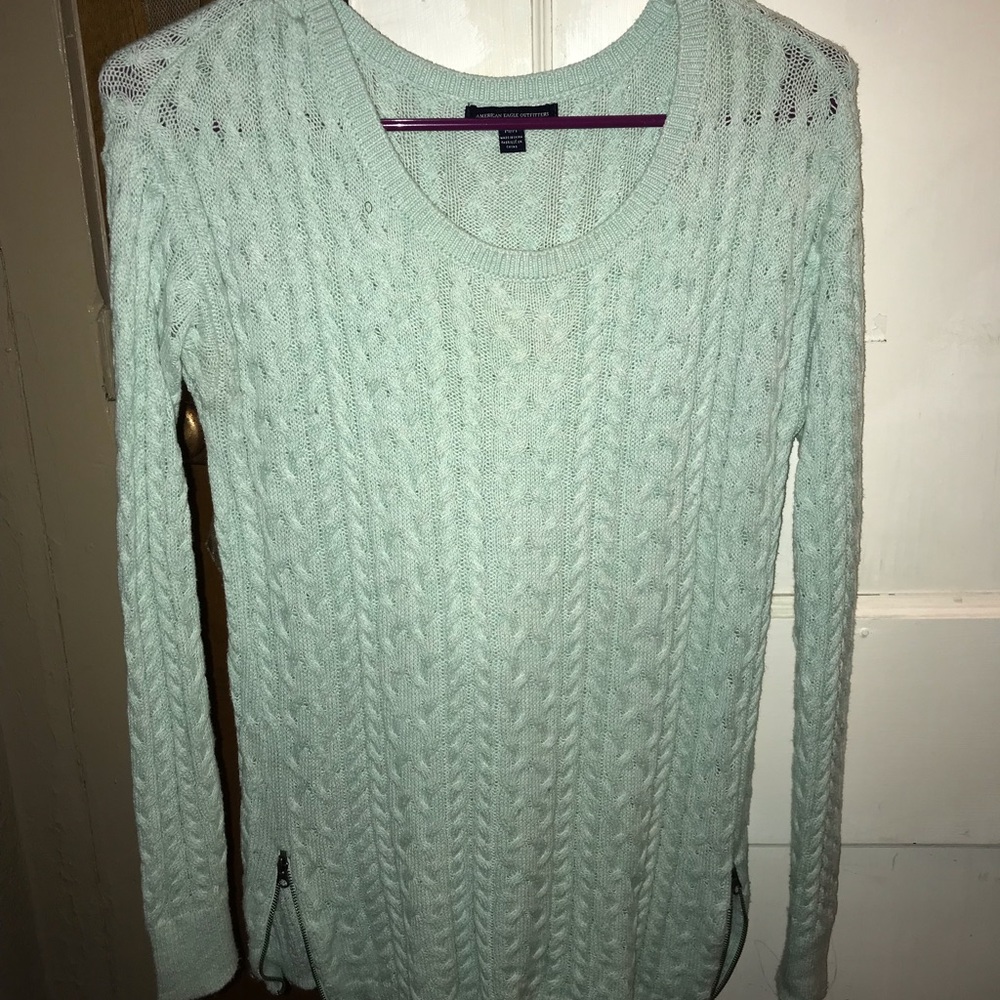 American Eagle sweater